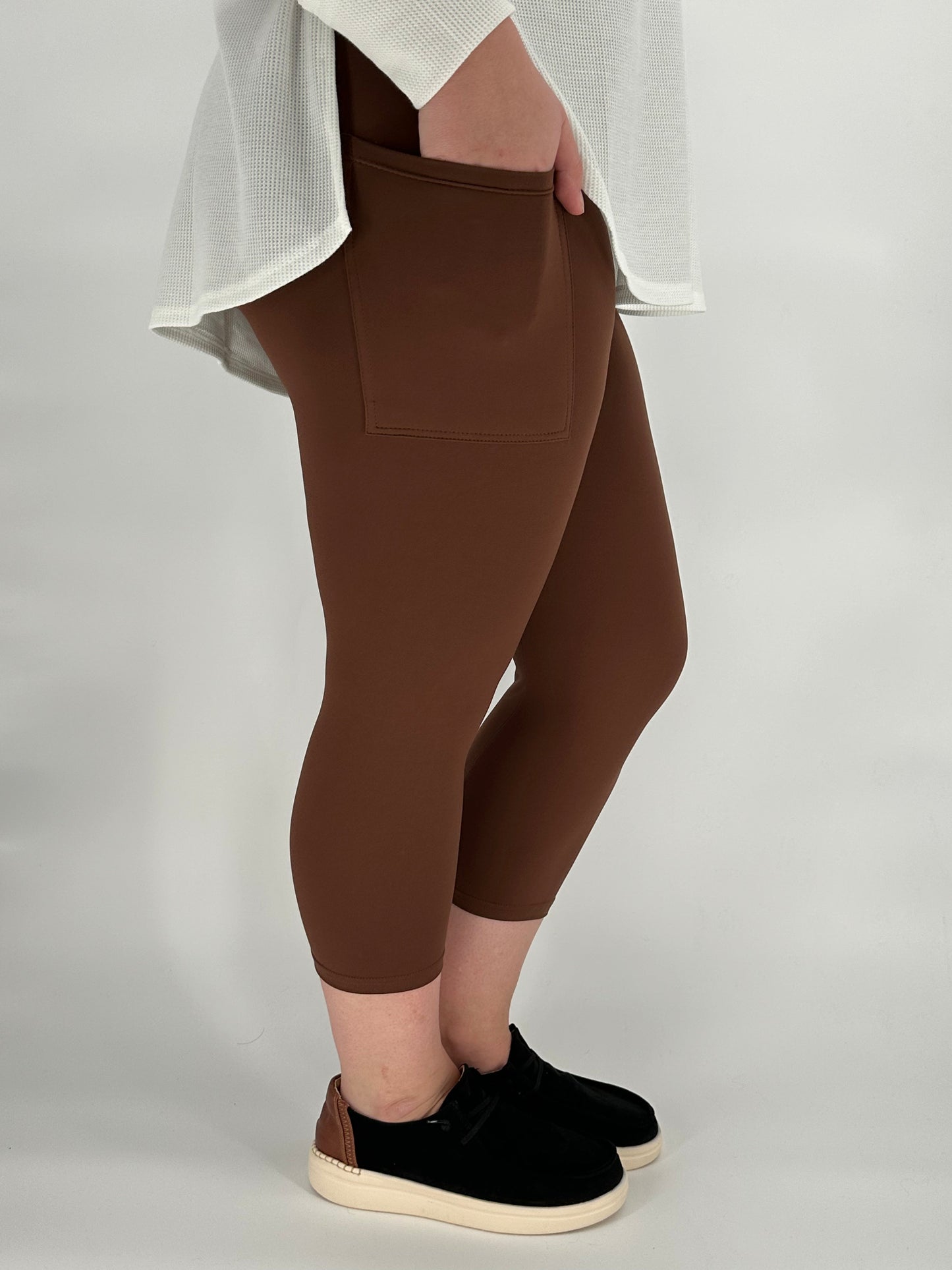 True Brown Leggings/Capri w/ Pockets! - Like A Duchess