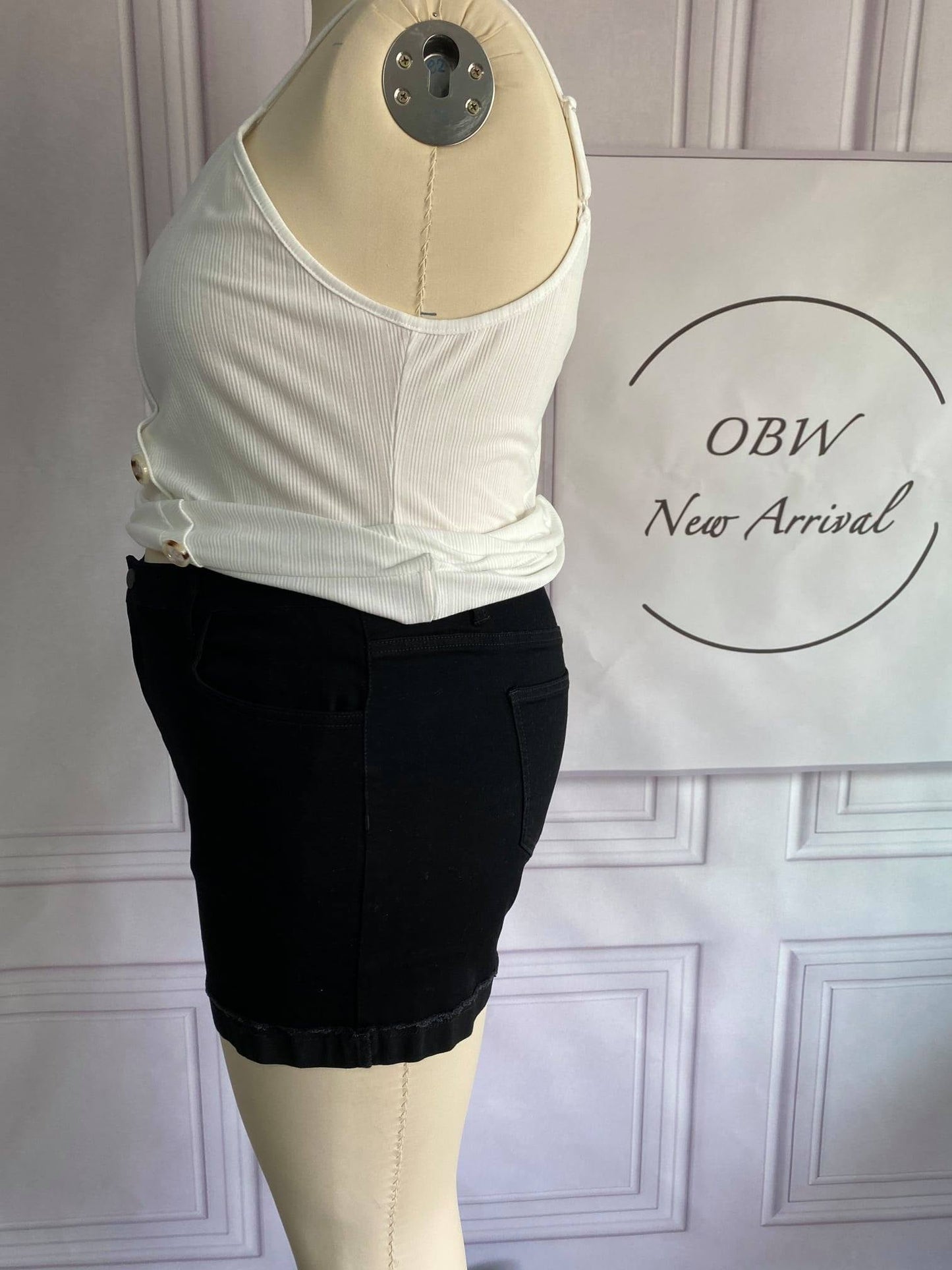 NON DISTRESSED DENIM SHORTS