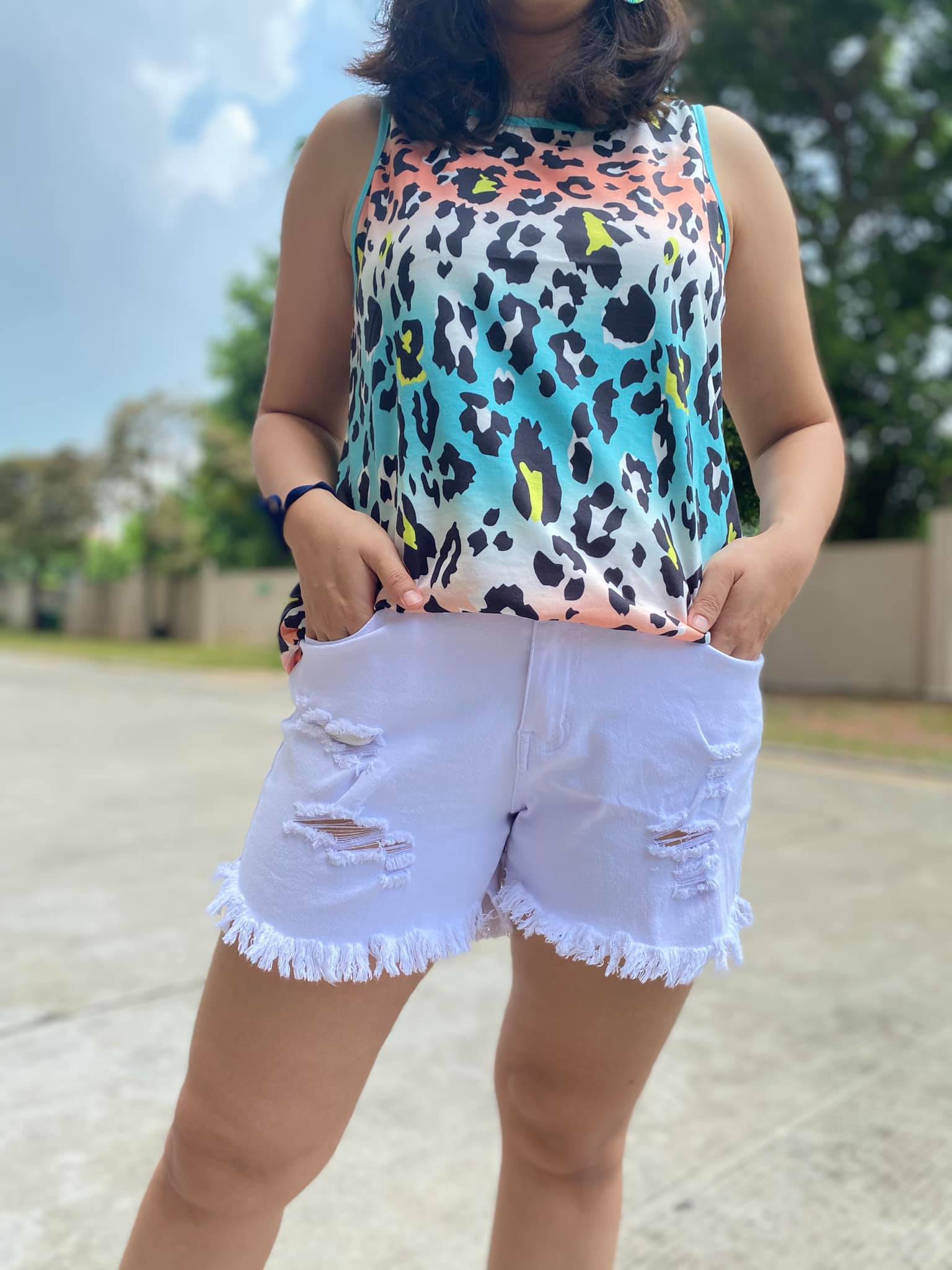 DISTRESSED WHITE JEAN SHORTS - Like A Duchess