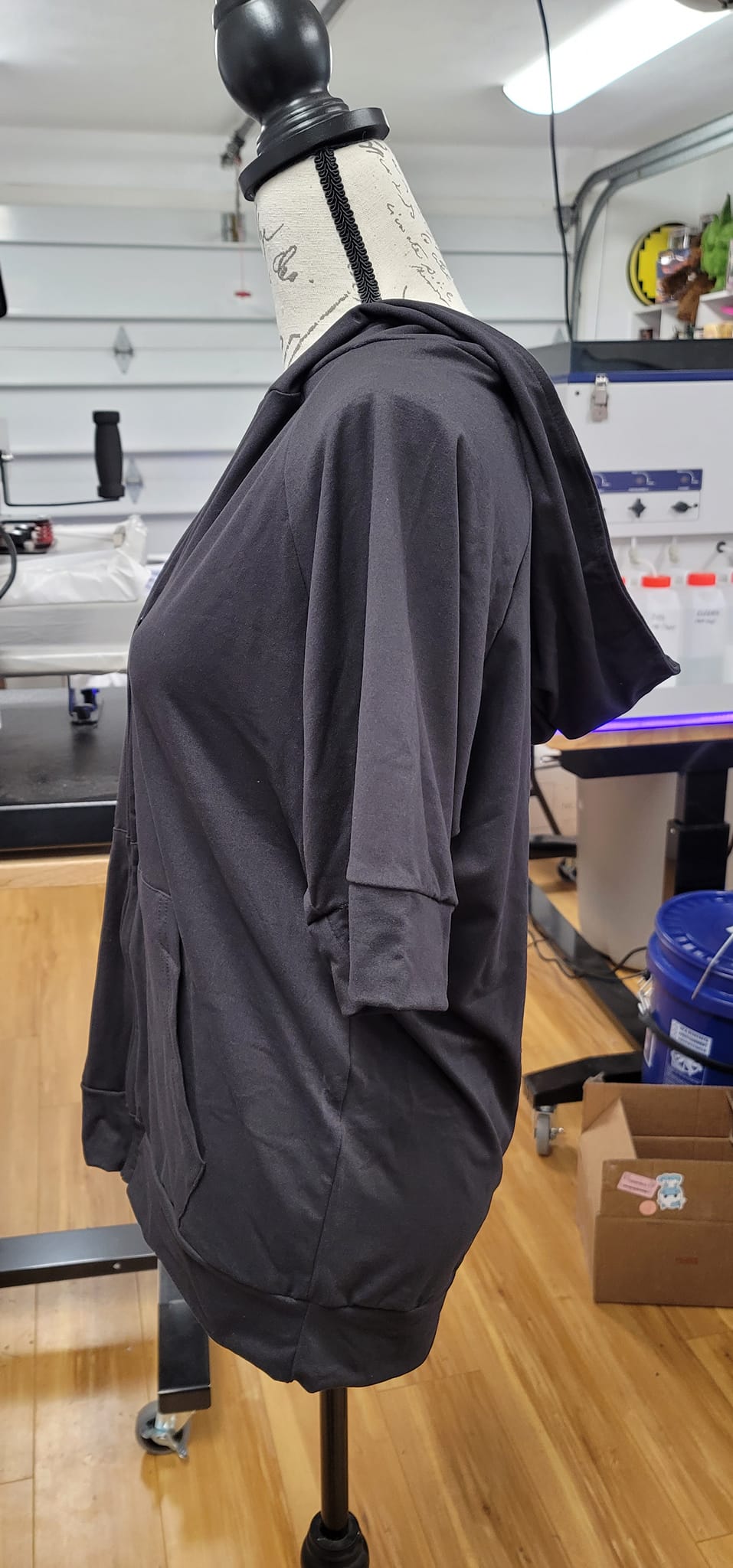 LC RUN- NAVY SHORT SLEEVE HOODED JACKET - Like A Duchess