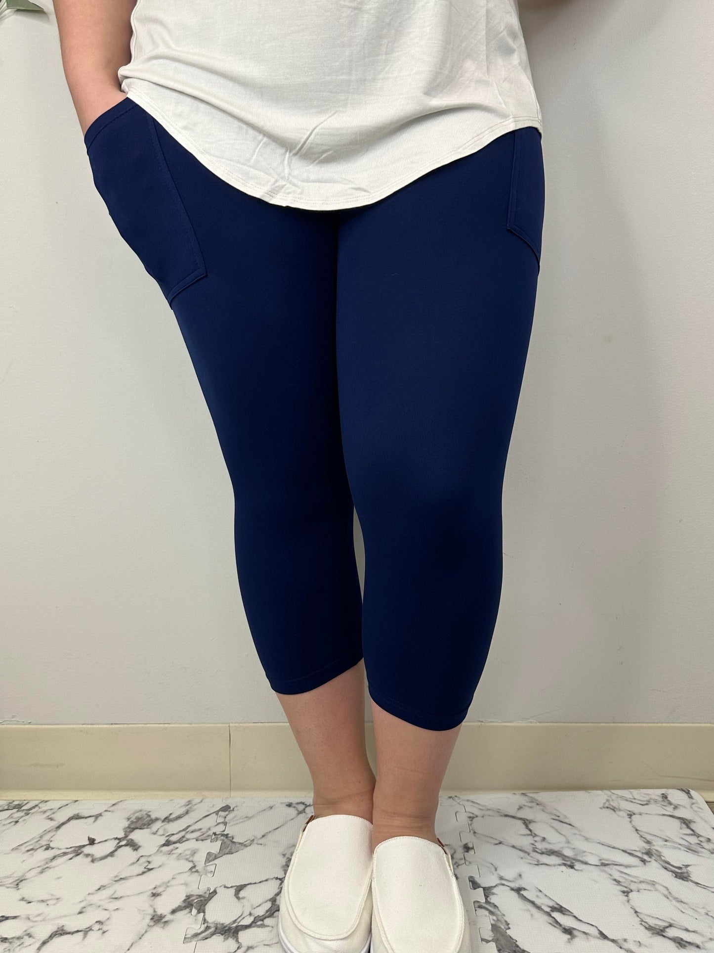 Navy Capri w/ Pockets - Like A Duchess