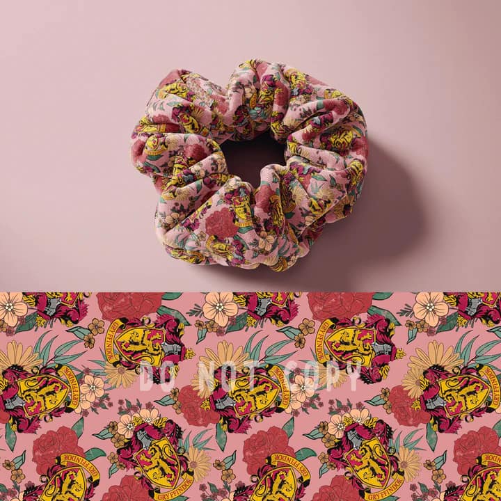 RED HOUSE - KNOT SCRUNCHIE - Like A Duchess