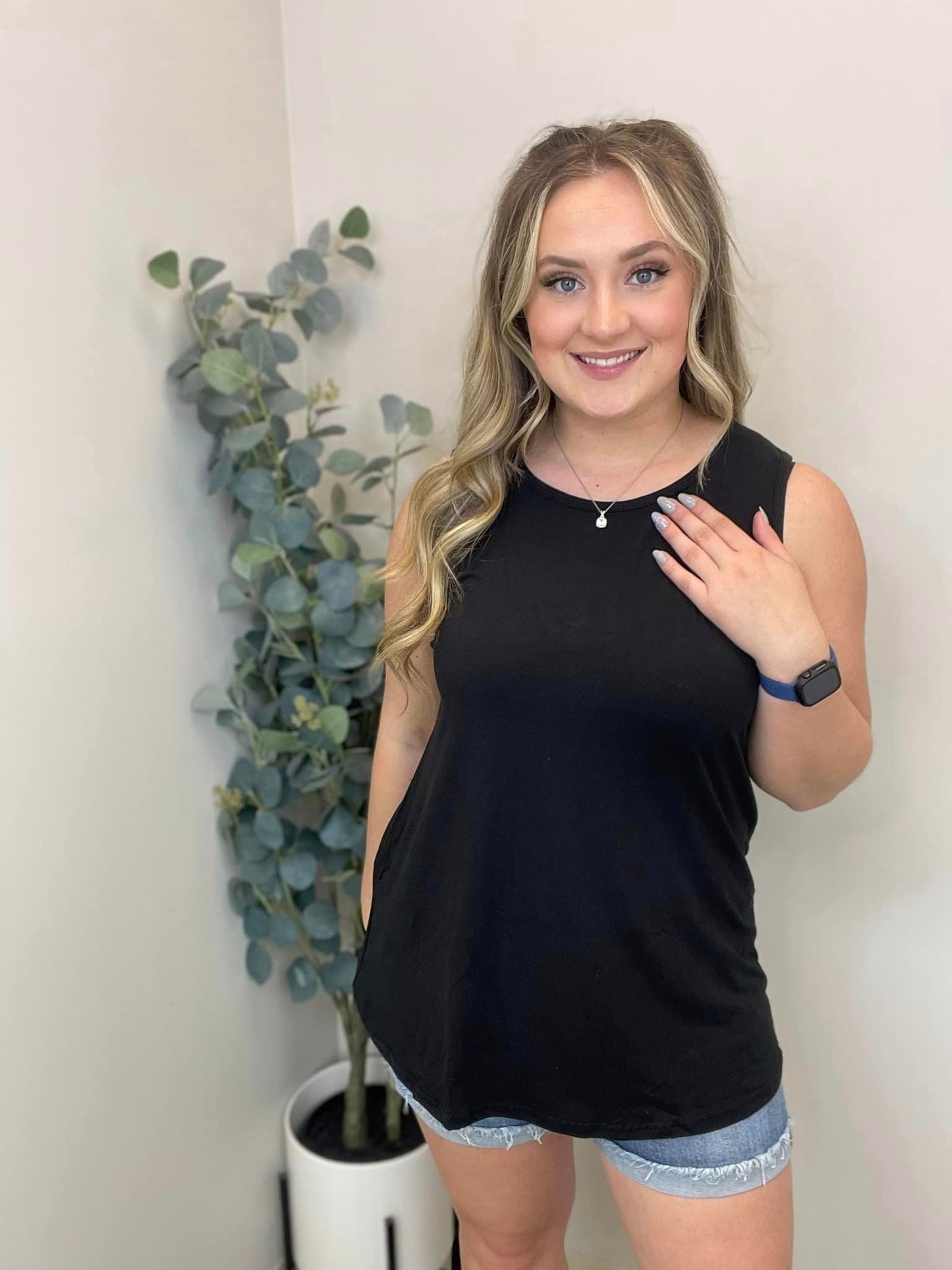 Black Flowy Tank Top - Like A Duchess