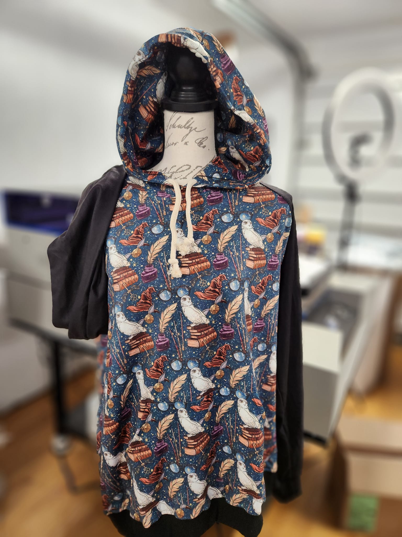 PULLOVER HOODIE RUN 1-LEOPARD BUTTERFLY - Like A Duchess