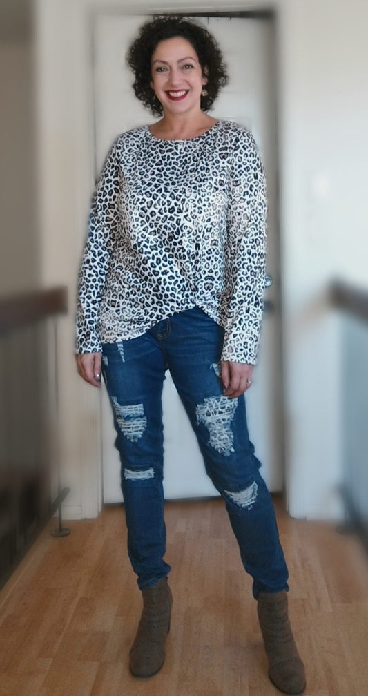 DISTRESSED STRETCH PATCH DENIM