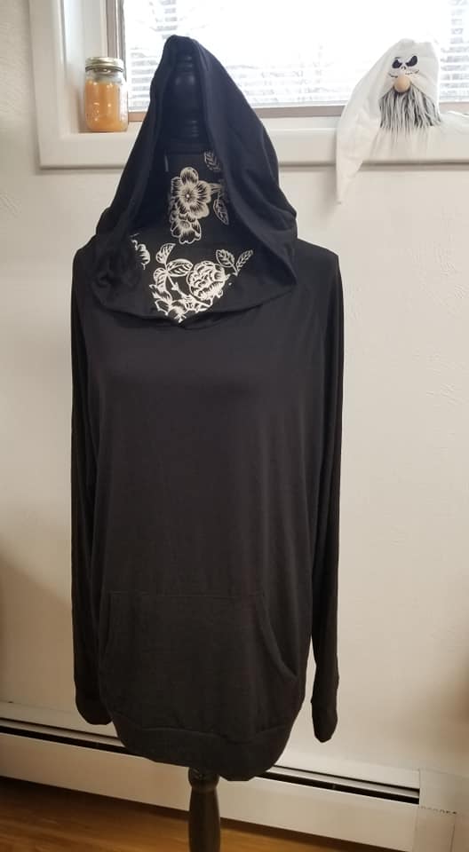 WATER PRINT SOLID BLACK HOODIE