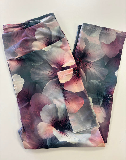 Neutral Hibiscus Capri w/ Pockets *RTS - Like A Duchess
