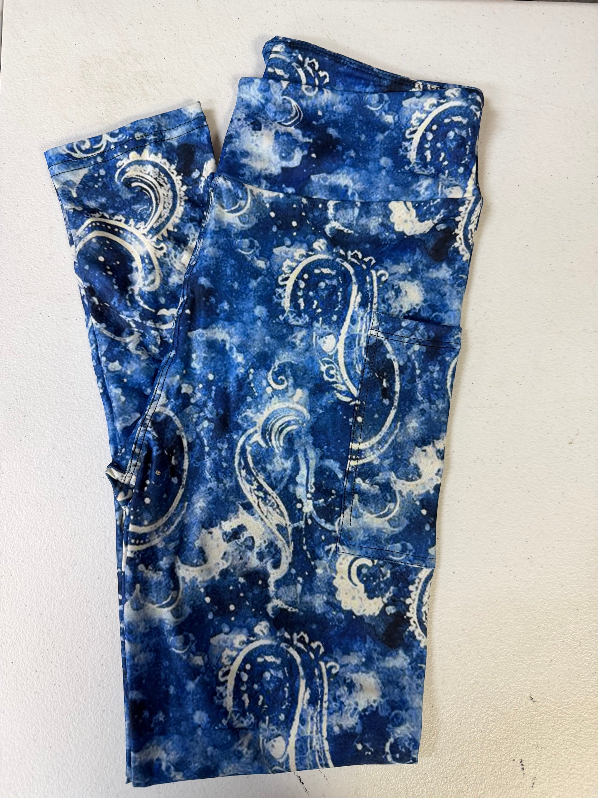 Jazzy Blue Paisley Leggings w/ Pockets - Like A Duchess