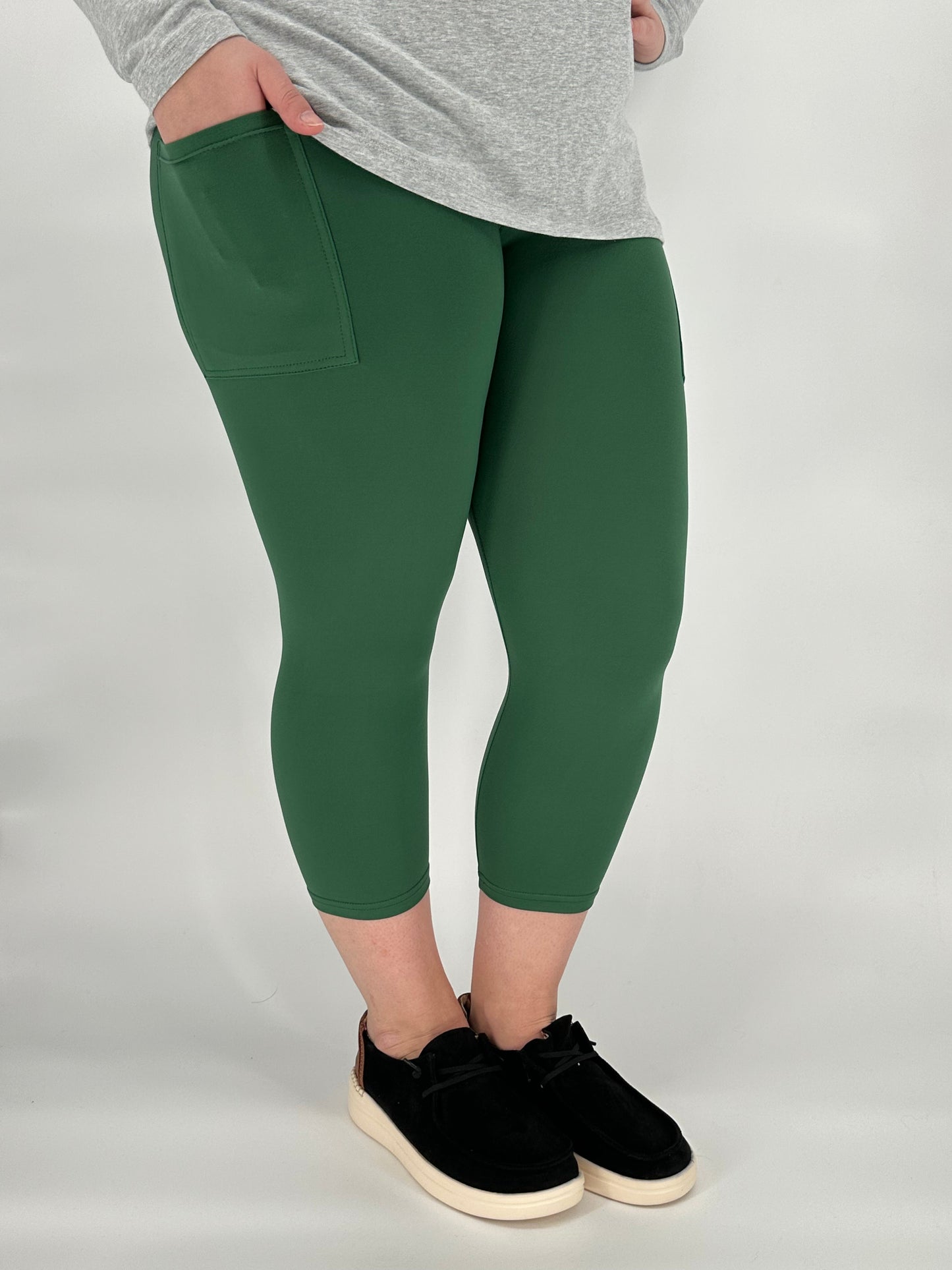 Pine Green Leggings/Capri w/ Pockets! - Like A Duchess