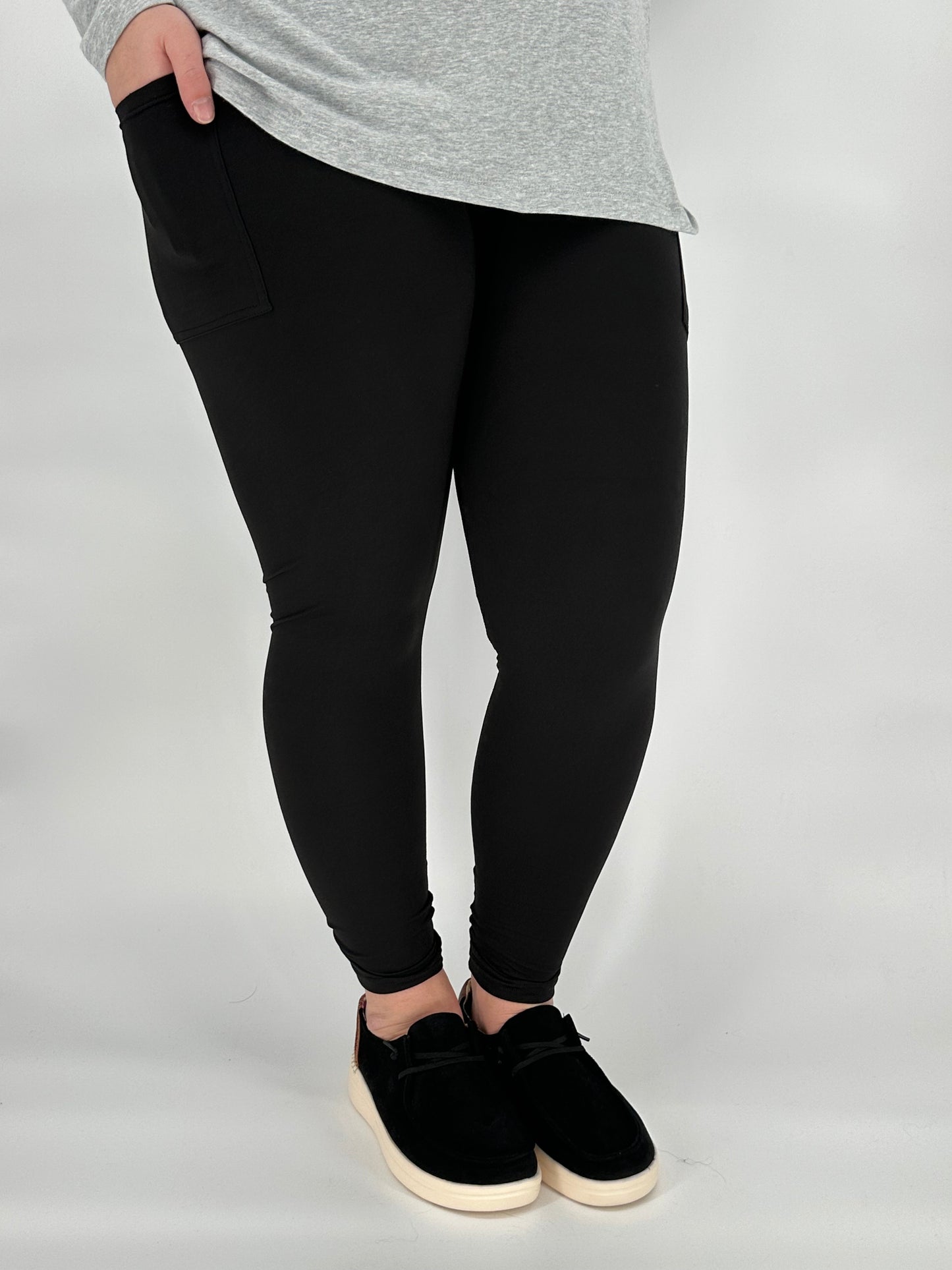 Black Leggings w/ Pockets - Like A Duchess
