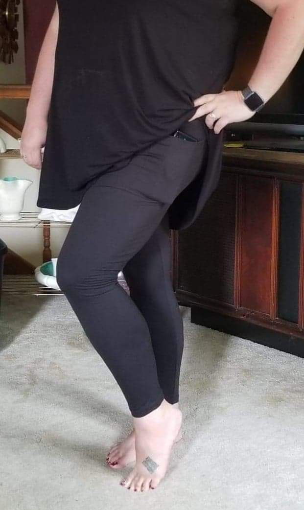 Solid Black Full Length w/ Pockets - Like A Duchess