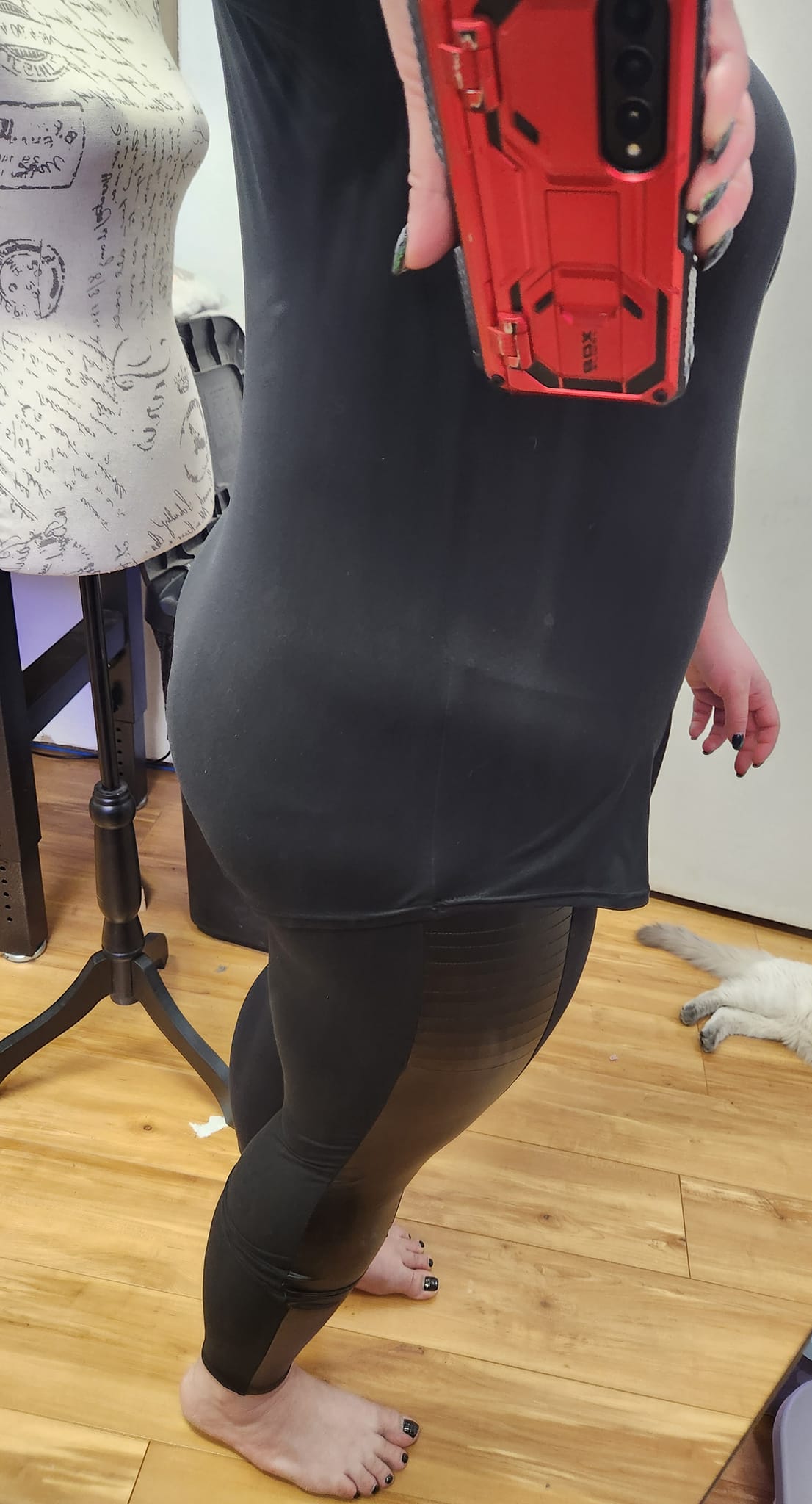 SOLID BLACK-V-NECK TUNIC - Like A Duchess